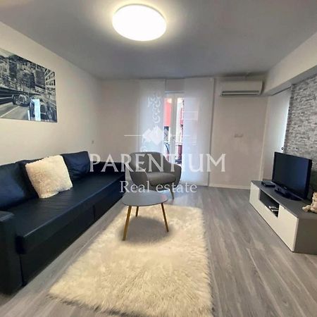 Apartment Ronaldo Porec Exterior photo