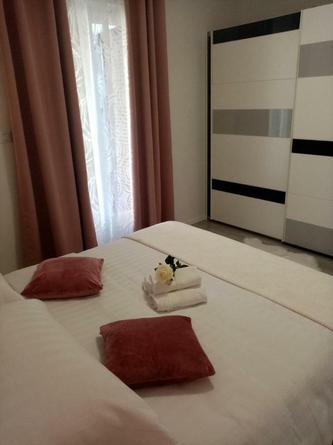 Apartment Ronaldo Porec Exterior photo